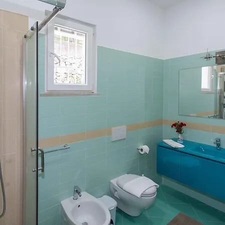 Serena With Sea View Guest house
